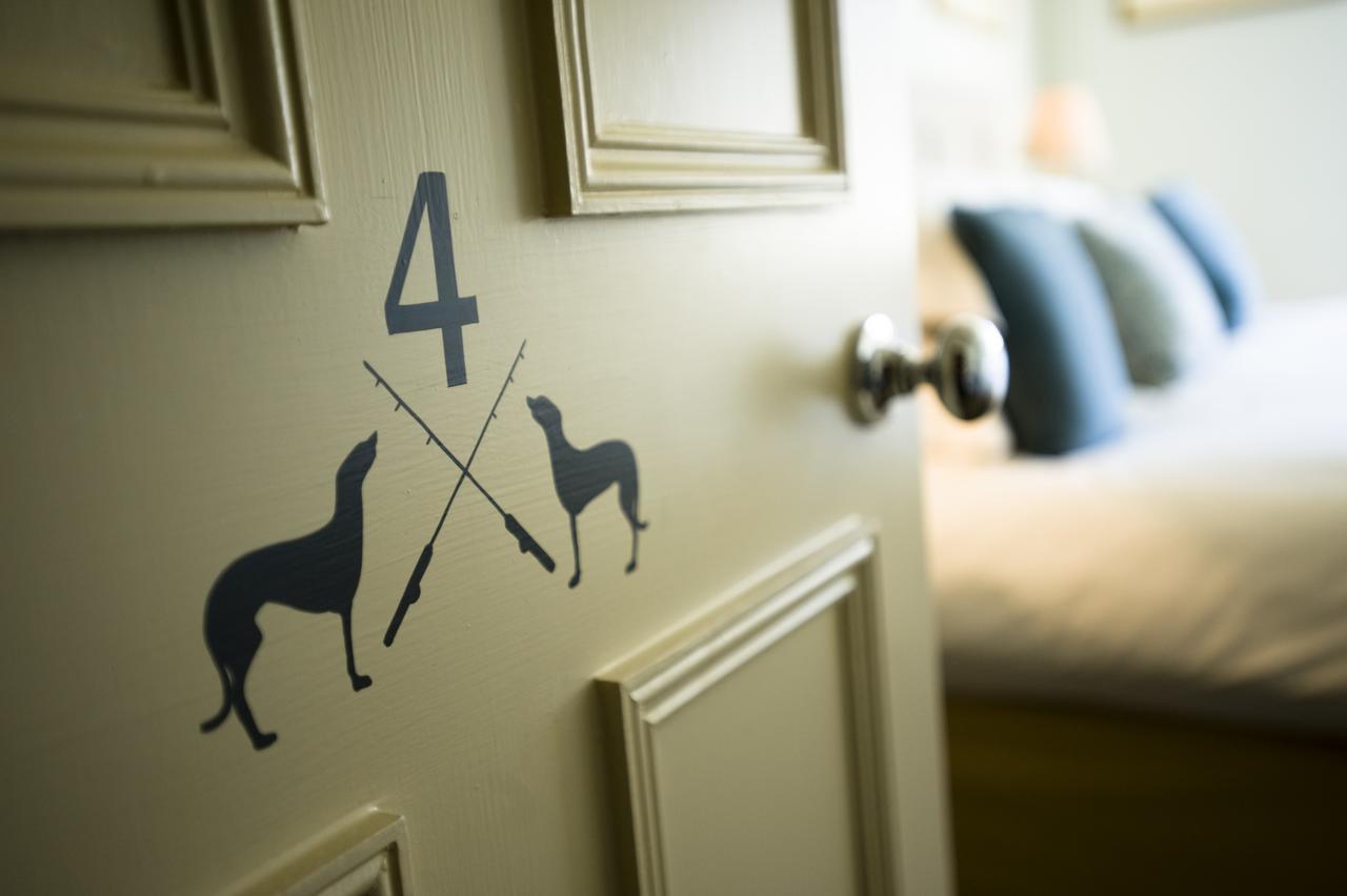 The Greyhound On The Test Hotel 스톡브리지 외부 사진